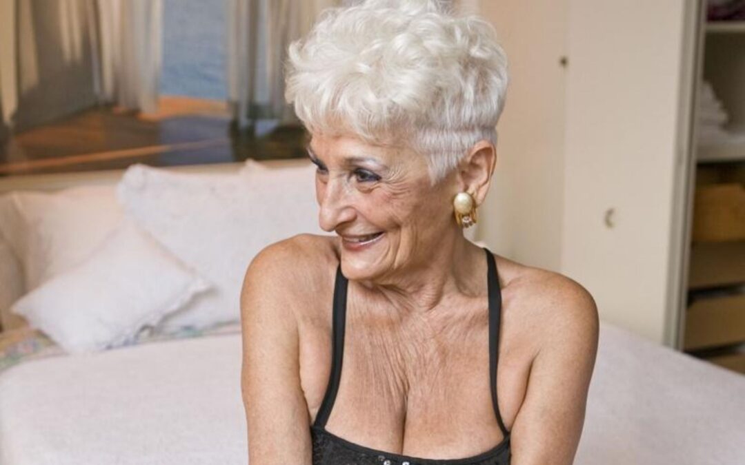 “Piacere mio!”: Hattie Wiener, il sesso a 86 è un messaggio di libertà